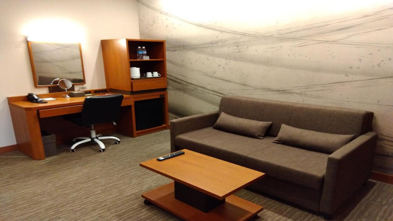 Odysis Suites Osaka Airport Hotel Izumisano Ngoại thất bức ảnh